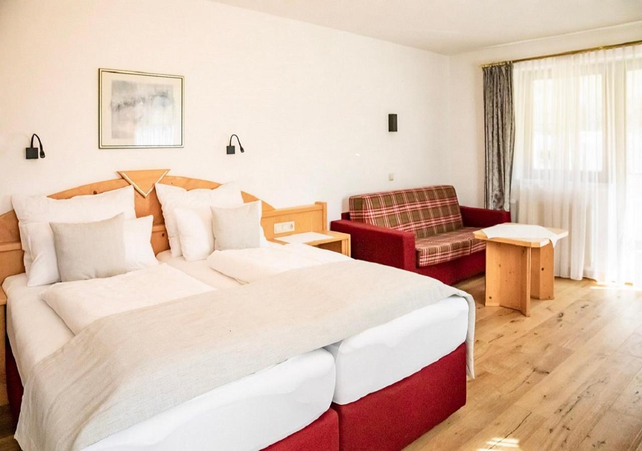 Hotel & Appartements Alpenresidenz Viktoria นอยชติฟ อิม ชตูไปทัล ภายนอก รูปภาพ