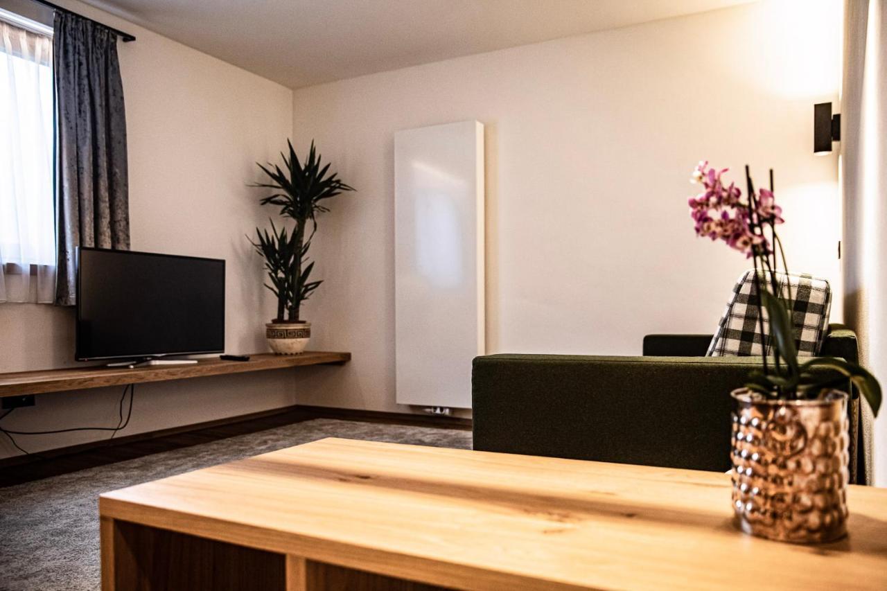 Hotel & Appartements Alpenresidenz Viktoria นอยชติฟ อิม ชตูไปทัล ภายนอก รูปภาพ