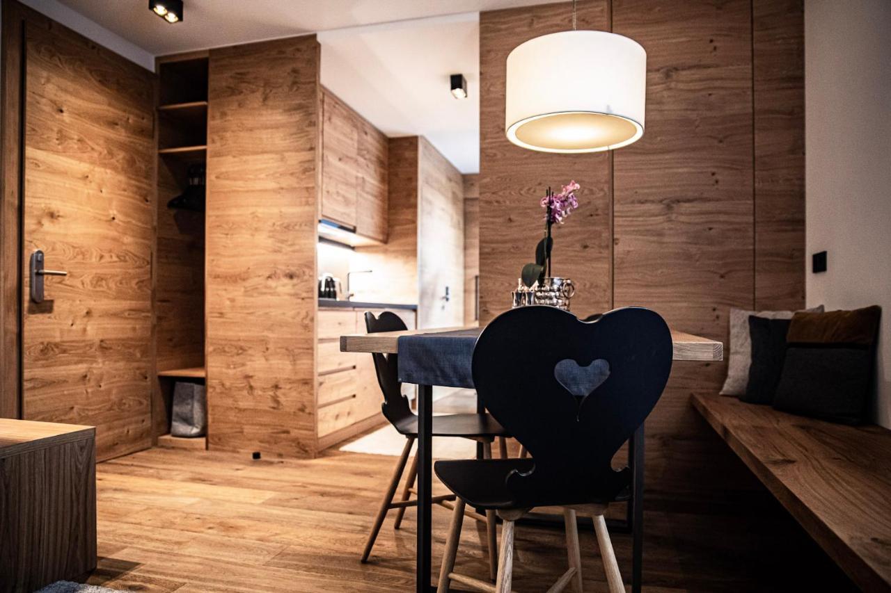 Hotel & Appartements Alpenresidenz Viktoria นอยชติฟ อิม ชตูไปทัล ภายนอก รูปภาพ