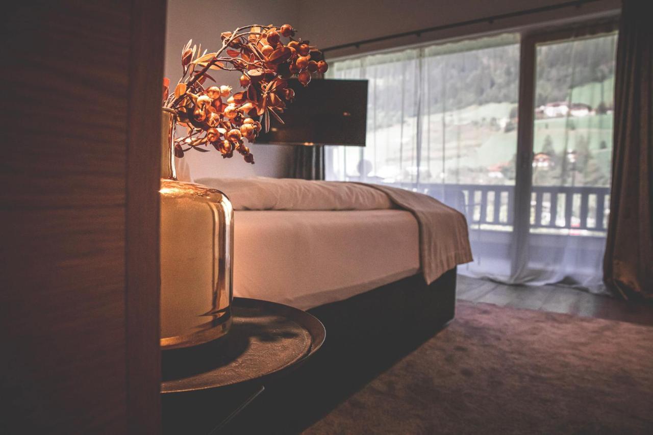 Hotel & Appartements Alpenresidenz Viktoria นอยชติฟ อิม ชตูไปทัล ภายนอก รูปภาพ