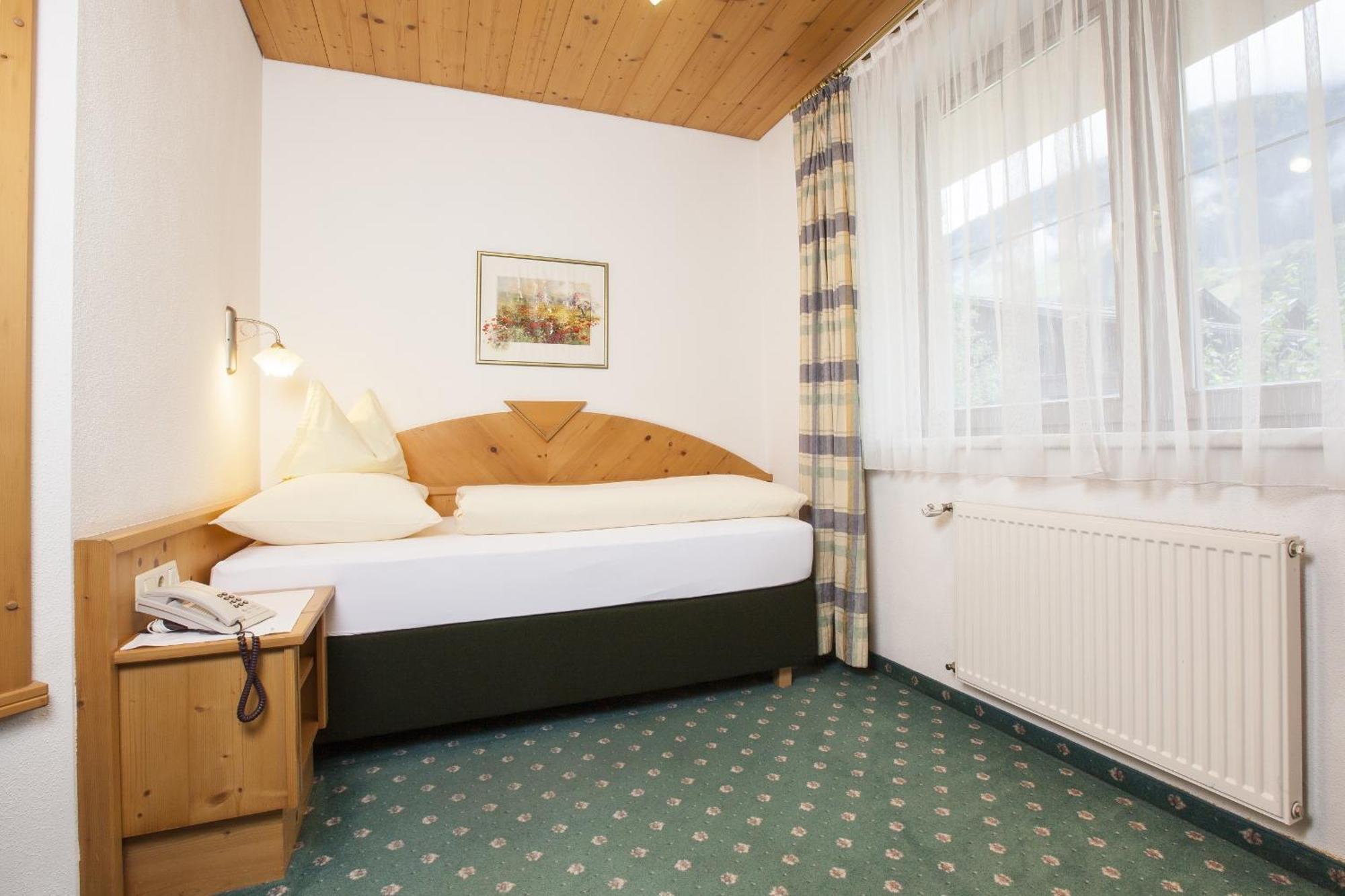 Hotel & Appartements Alpenresidenz Viktoria นอยชติฟ อิม ชตูไปทัล ห้อง รูปภาพ