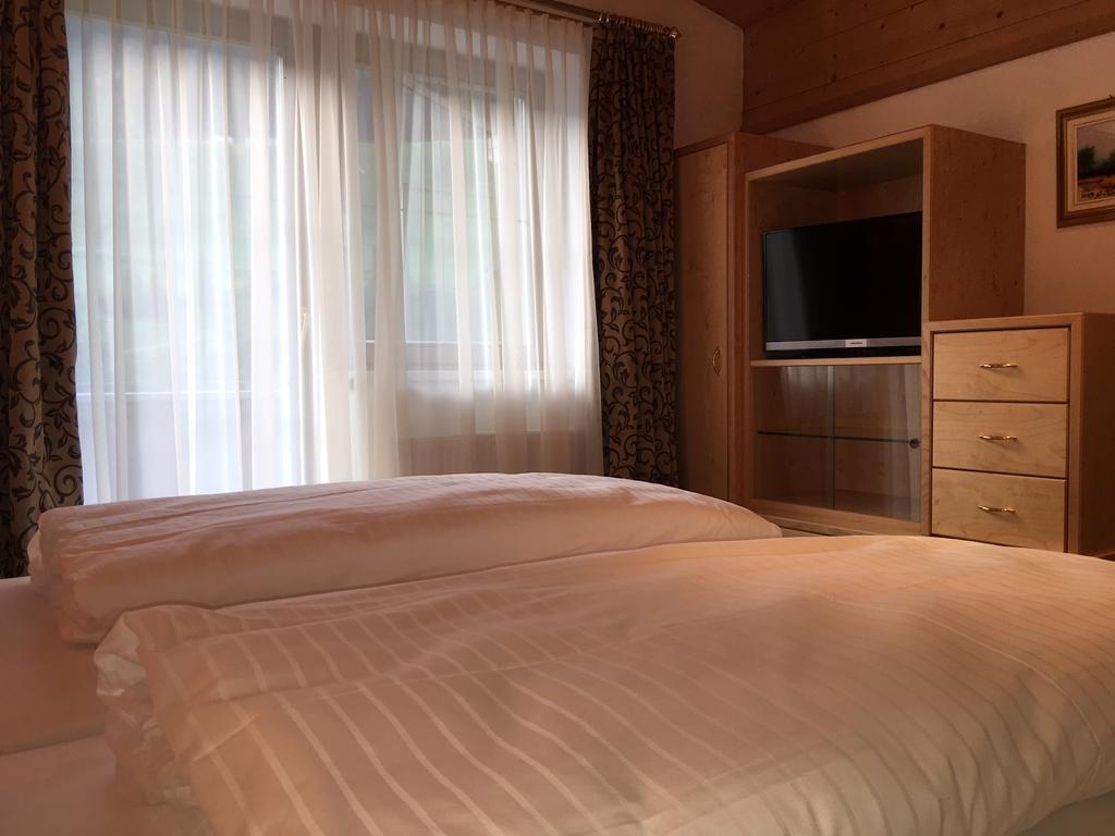 Hotel & Appartements Alpenresidenz Viktoria นอยชติฟ อิม ชตูไปทัล ภายนอก รูปภาพ