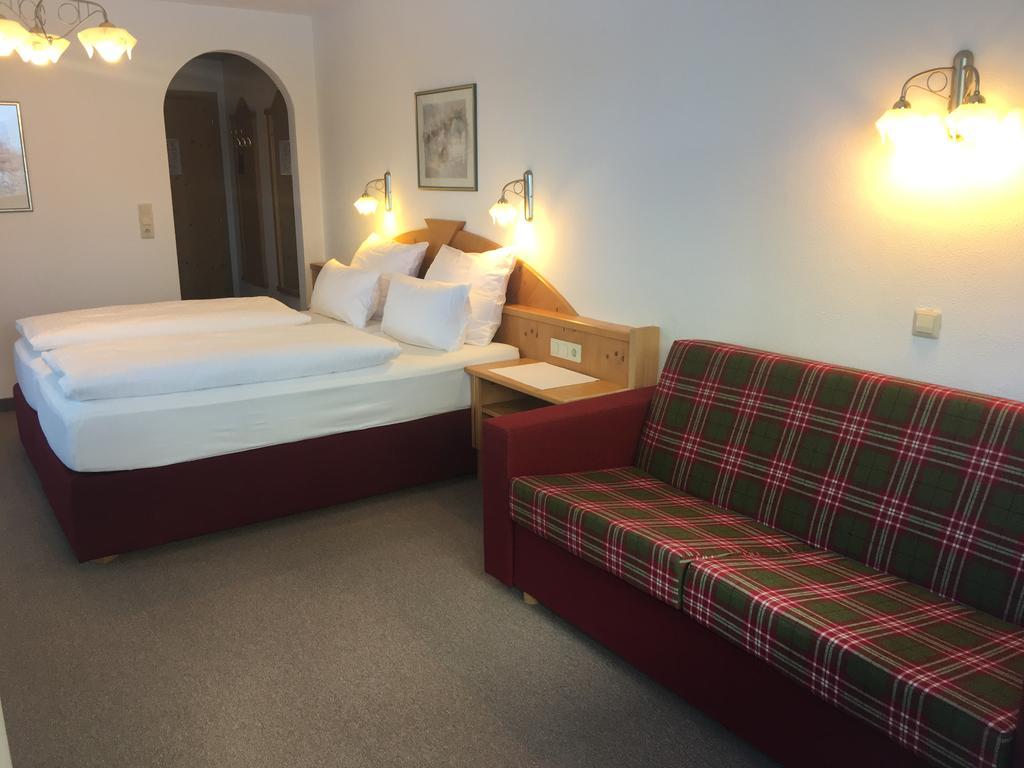 Hotel & Appartements Alpenresidenz Viktoria นอยชติฟ อิม ชตูไปทัล ภายนอก รูปภาพ