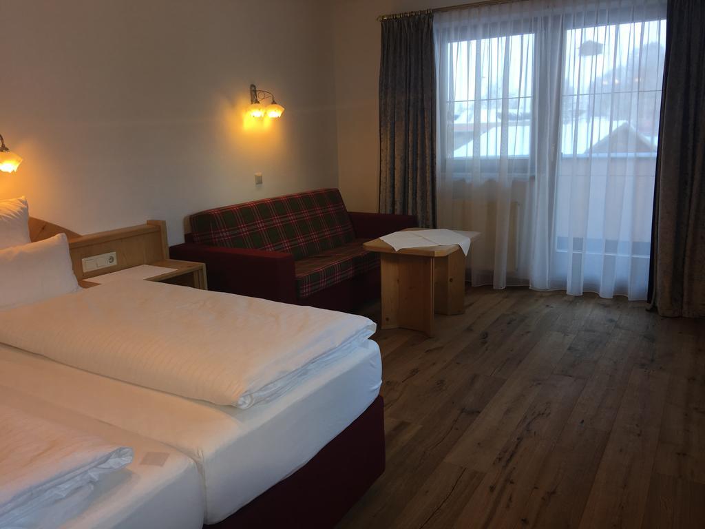 Hotel & Appartements Alpenresidenz Viktoria นอยชติฟ อิม ชตูไปทัล ภายนอก รูปภาพ